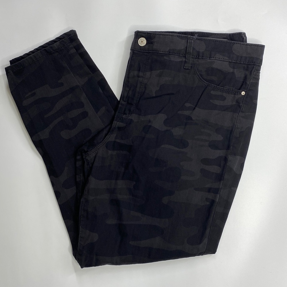 Social Standard By Sanctuary Camo Ankle Skinny Pants Size 14